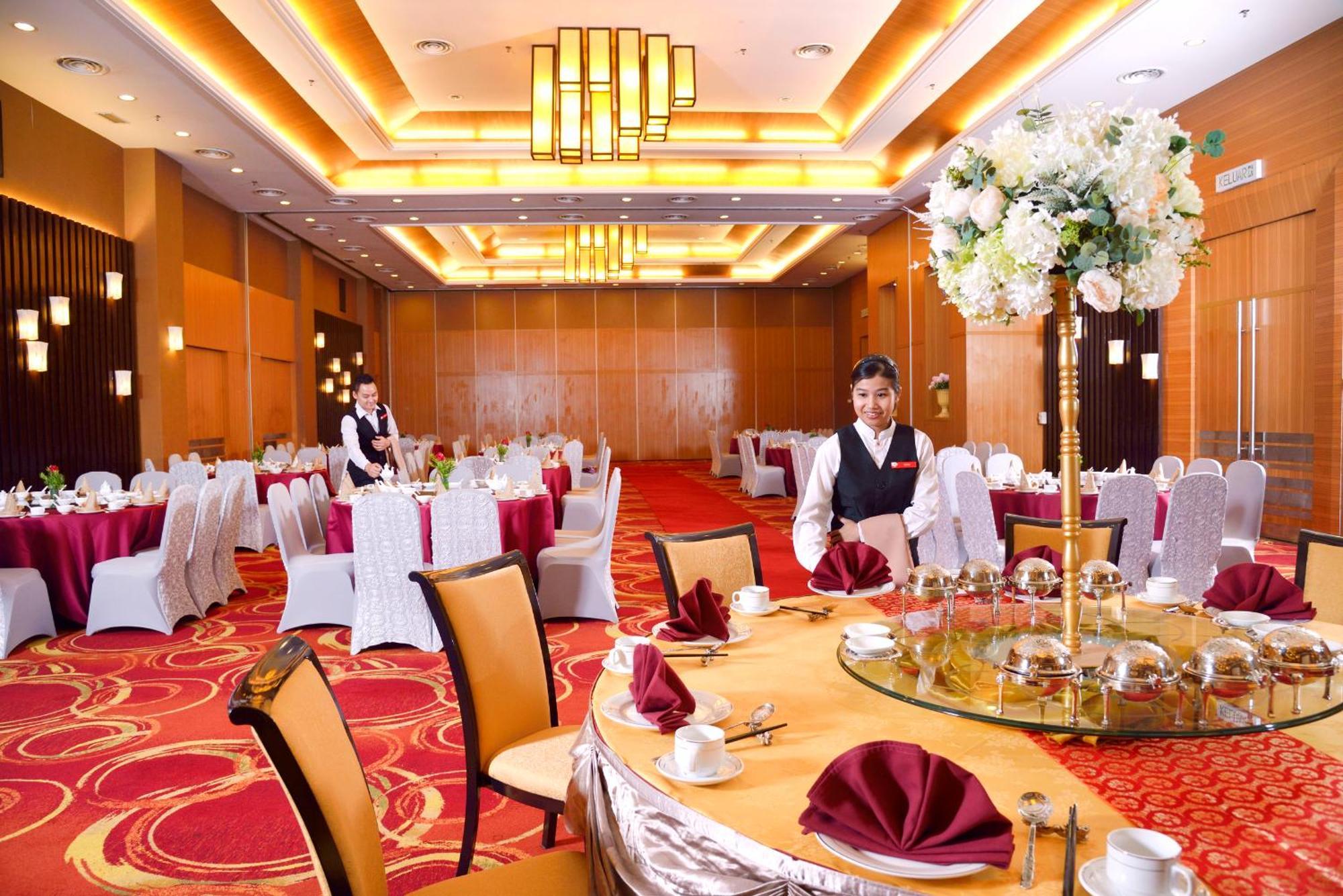 Grand Lexis Port Dickson Hotel Exterior photo A banquet hall