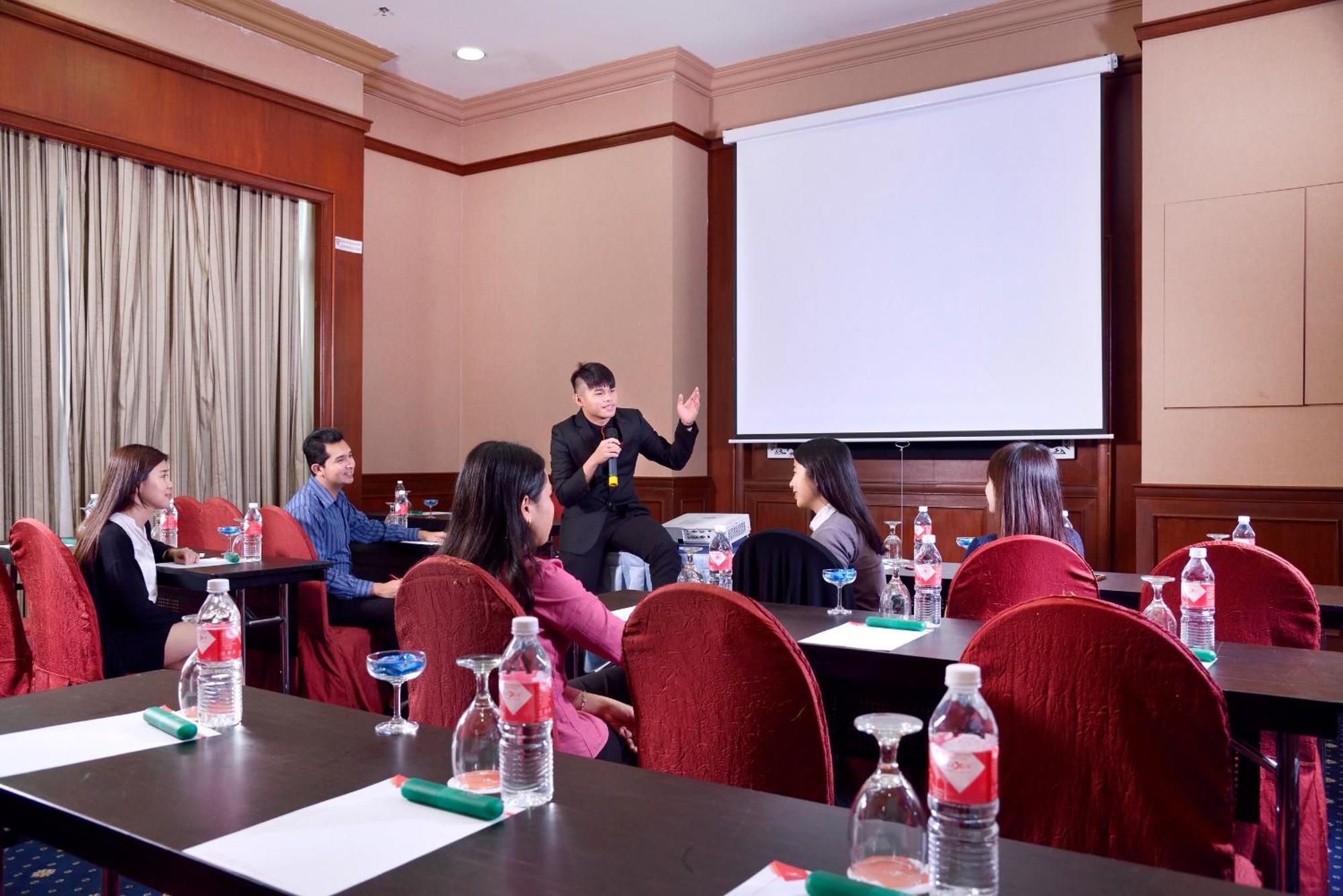 Grand Lexis Port Dickson Hotel Exterior photo A meeting in progress