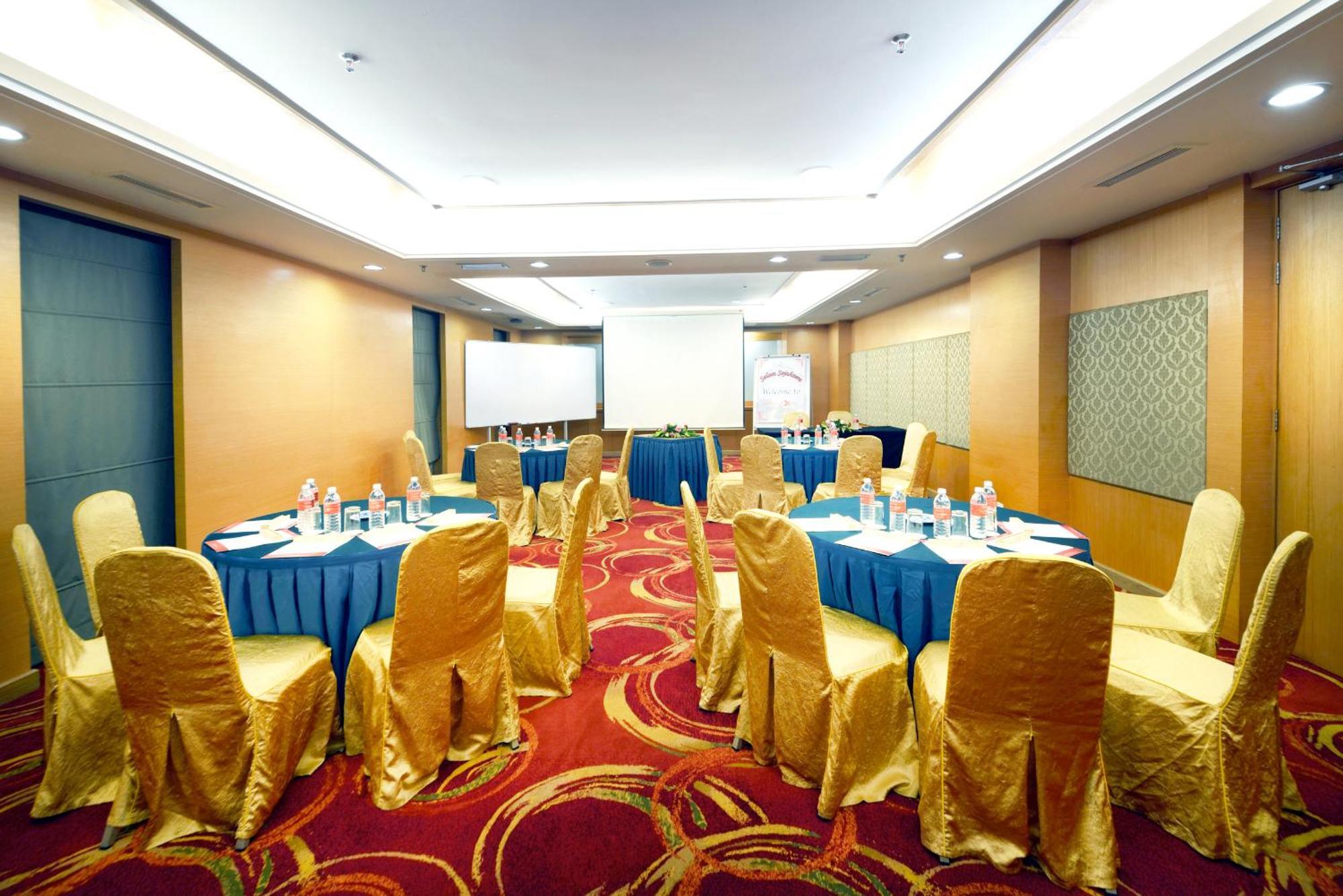 Grand Lexis Port Dickson Hotel Exterior photo Meeting room