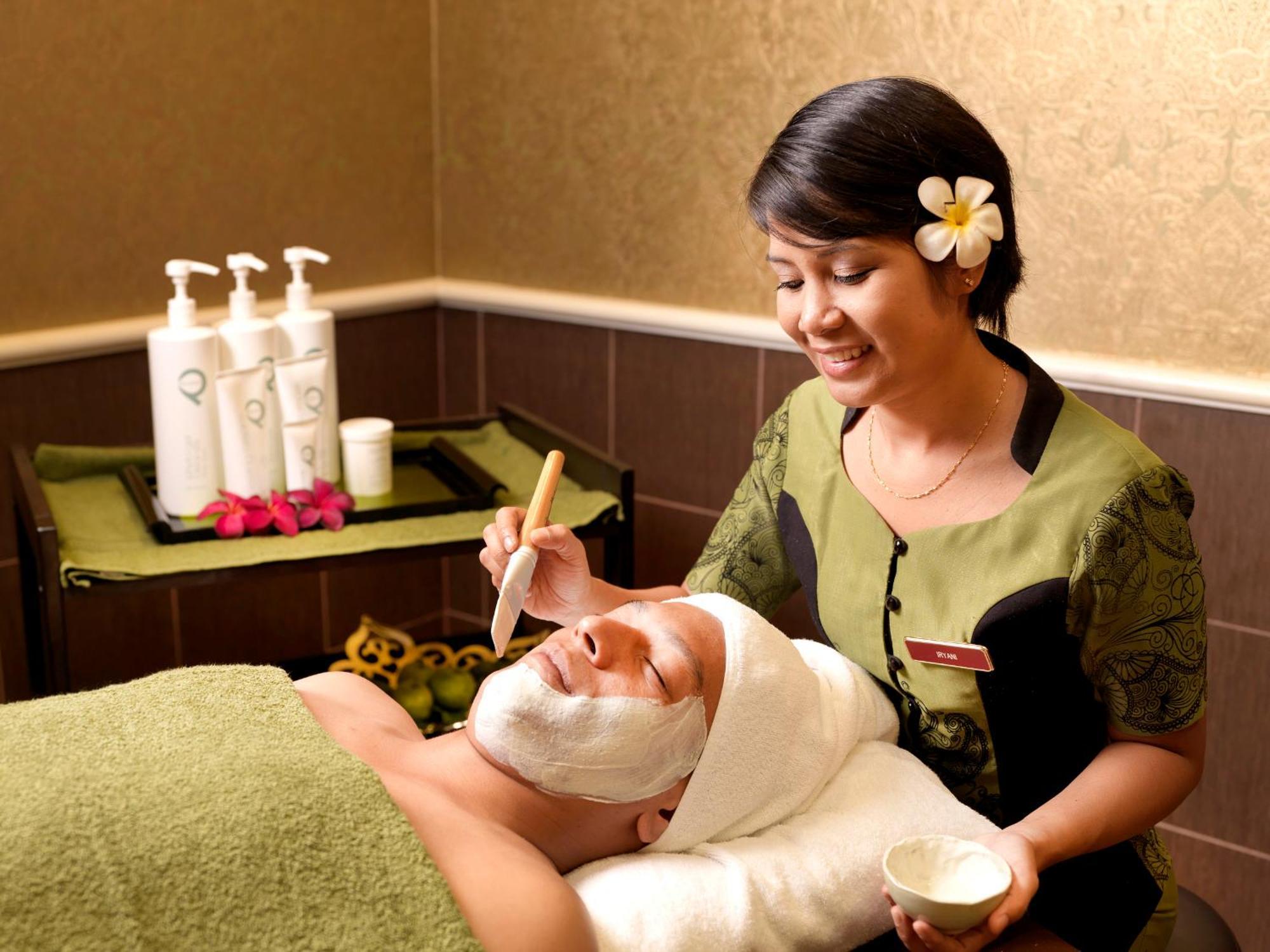 Grand Lexis Port Dickson Hotel Facilities photo A spa treatment