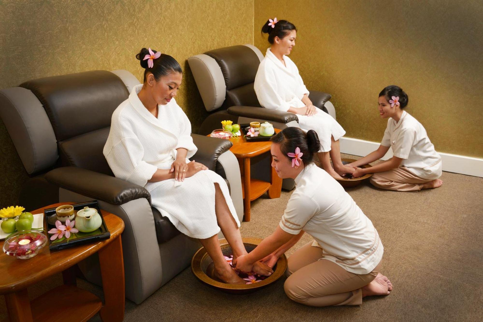 Grand Lexis Port Dickson Hotel Exterior photo Thai foot massage