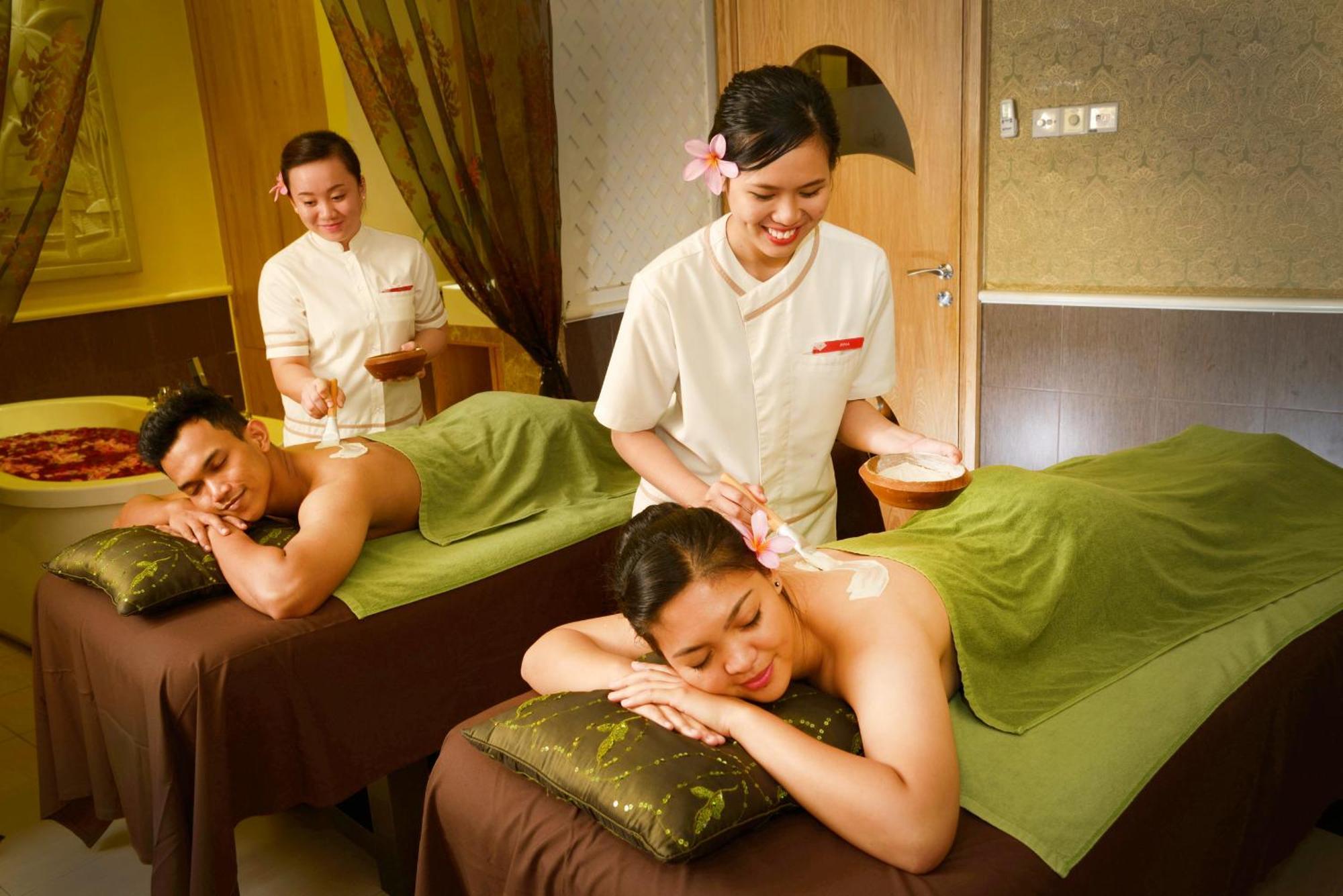 Grand Lexis Port Dickson Hotel Exterior photo Thai massage