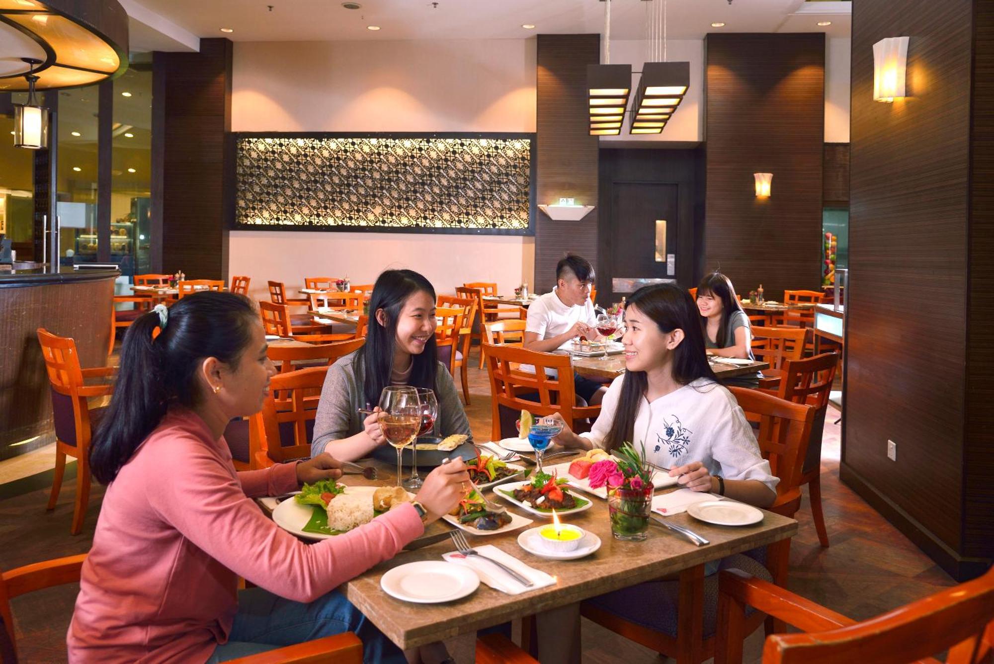Grand Lexis Port Dickson Hotel Exterior photo A restaurant in Vietnam