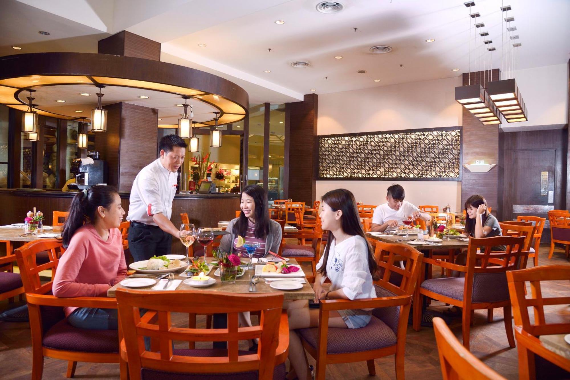 Grand Lexis Port Dickson Hotel Exterior photo A restaurant in a hotel