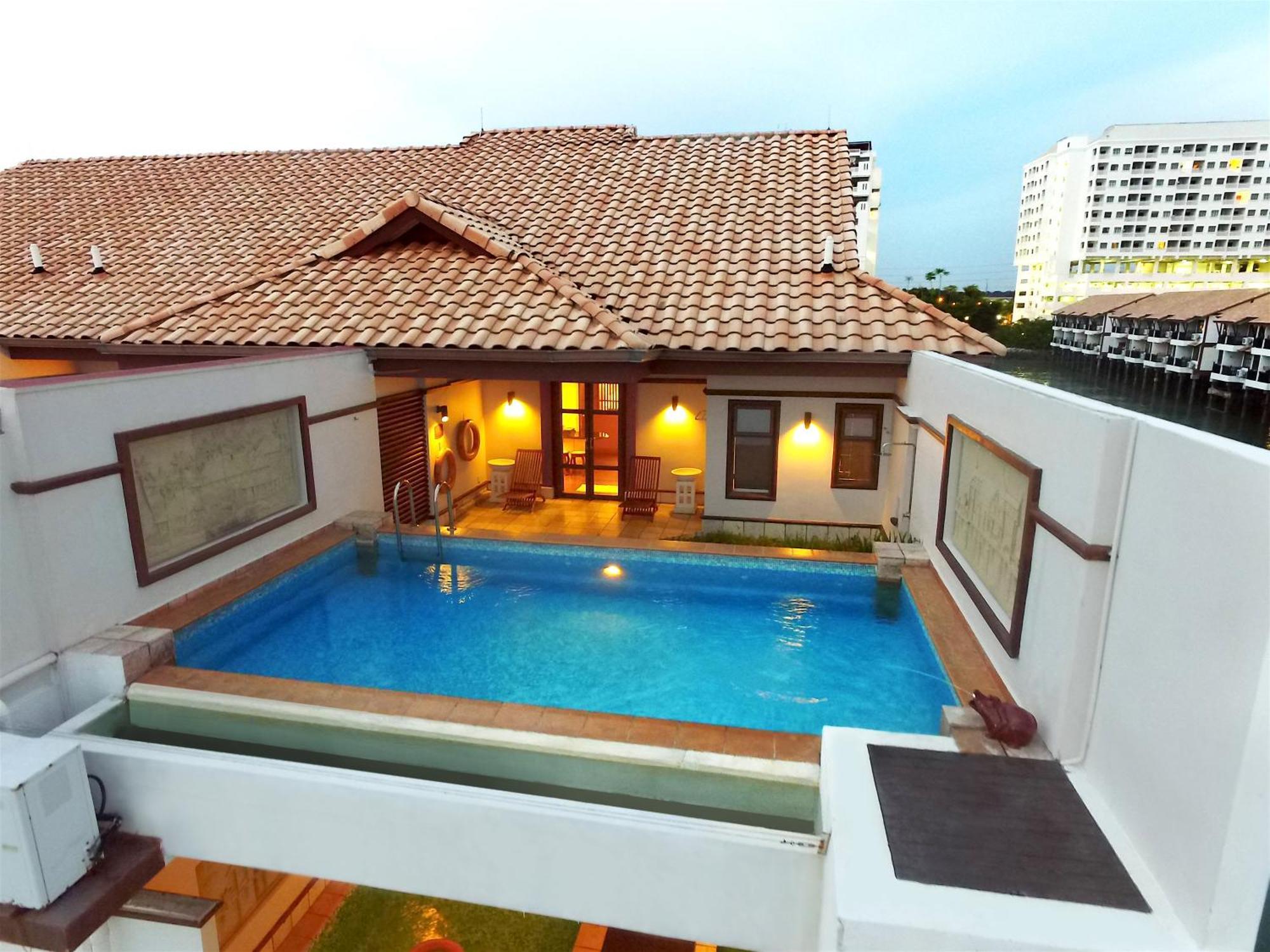 Grand Lexis Port Dickson Hotel Exterior photo The Royal Paradise Hotel and Spa