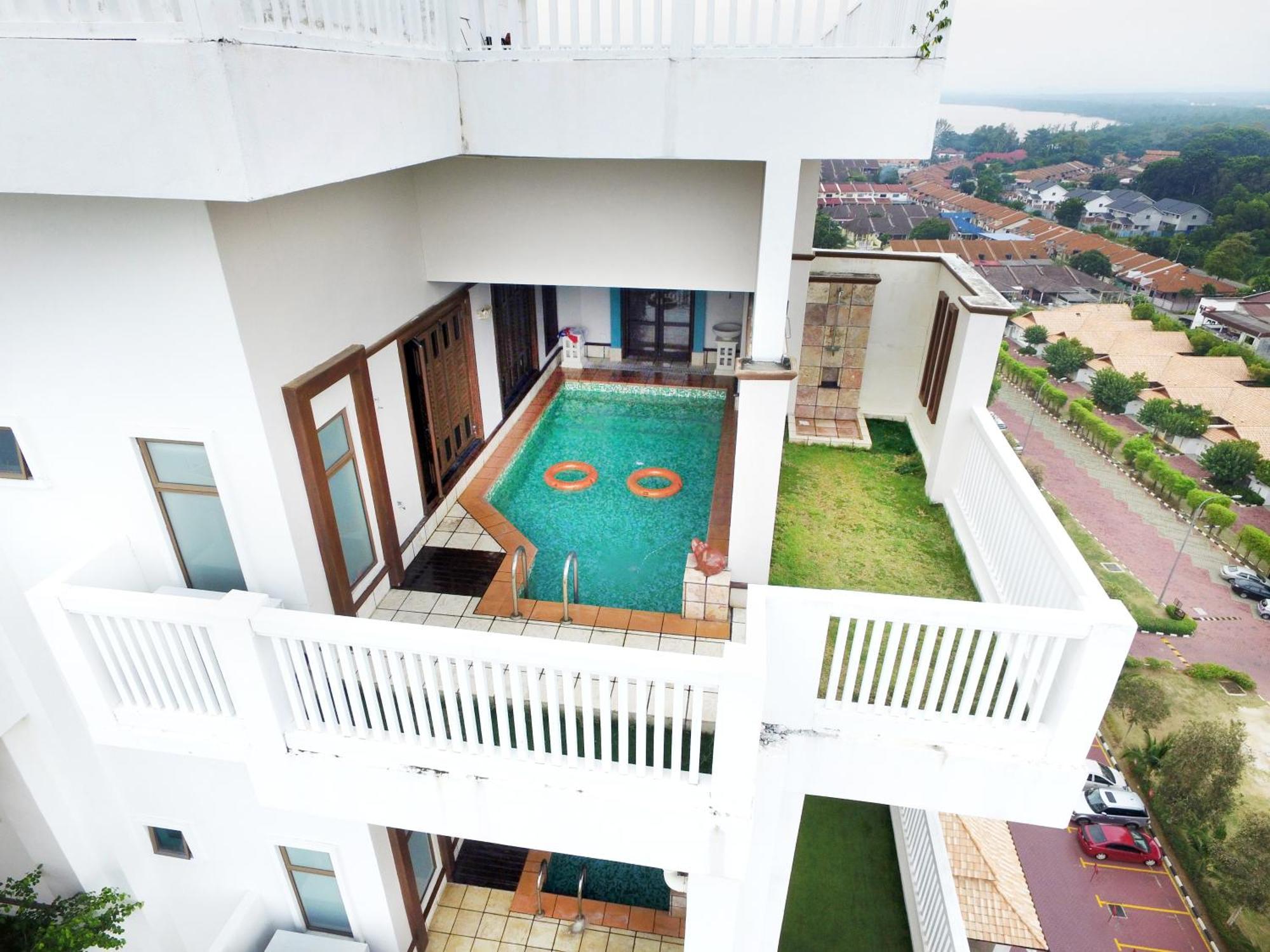 Grand Lexis Port Dickson Hotel Exterior photo A private pool at a condominium in Malaysia